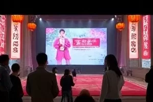 潮汐备忘录海边退潮后的礁石与笔记
